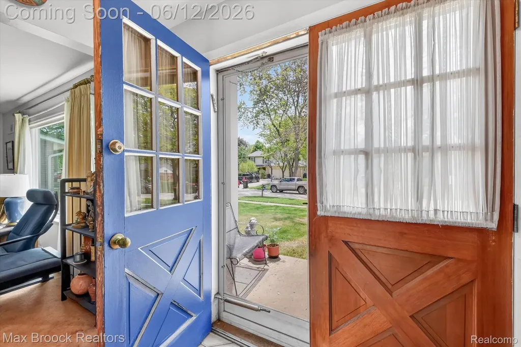 30195 Pleasant Trail Southfield City MI 48076