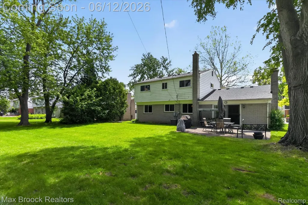 30195 Pleasant Trail Southfield City MI 48076