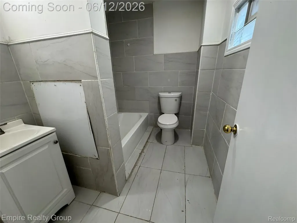 18022 Henry Street Melvindale City MI 48122