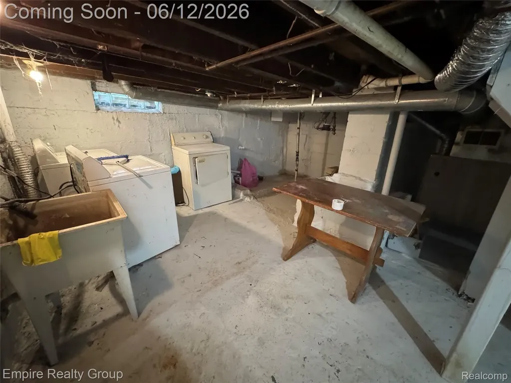 18022 Henry Street Melvindale City MI 48122