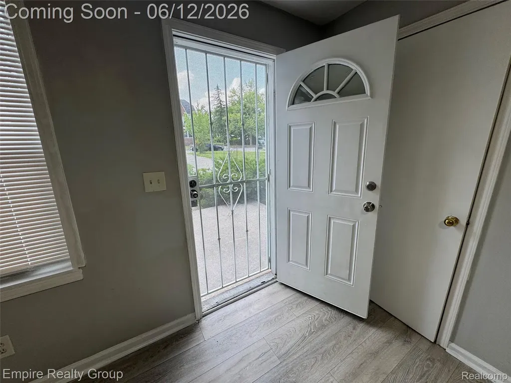 18022 Henry Street Melvindale City MI 48122