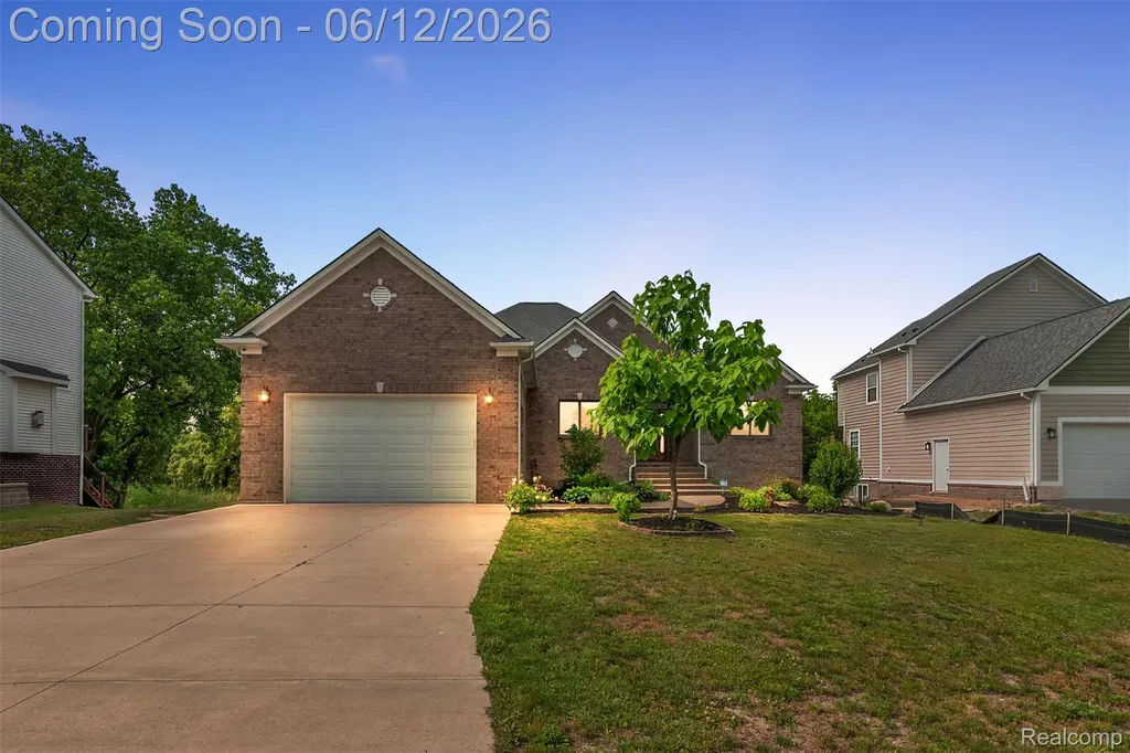1820 Crimson Ridge Drive Commerce Charter Township MI 48390