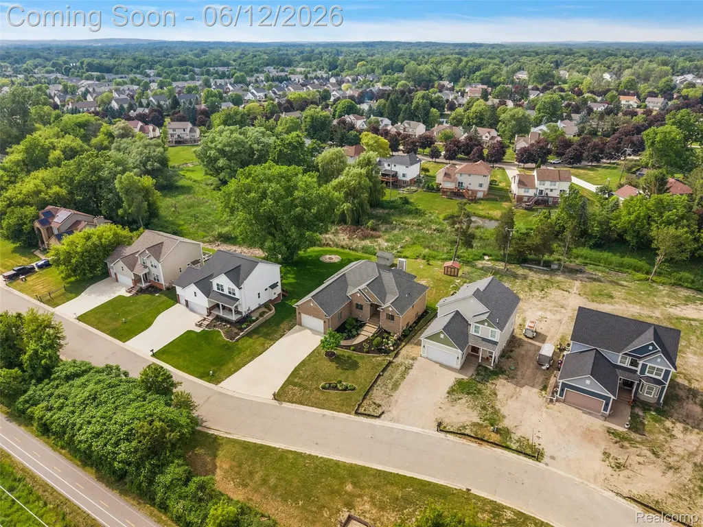 1820 Crimson Ridge Drive Commerce Charter Township MI 48390