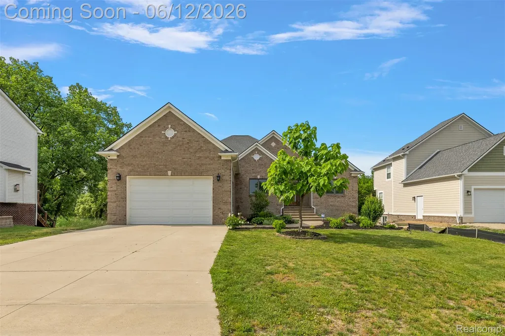 1820 Crimson Ridge Drive Commerce Charter Township MI 48390