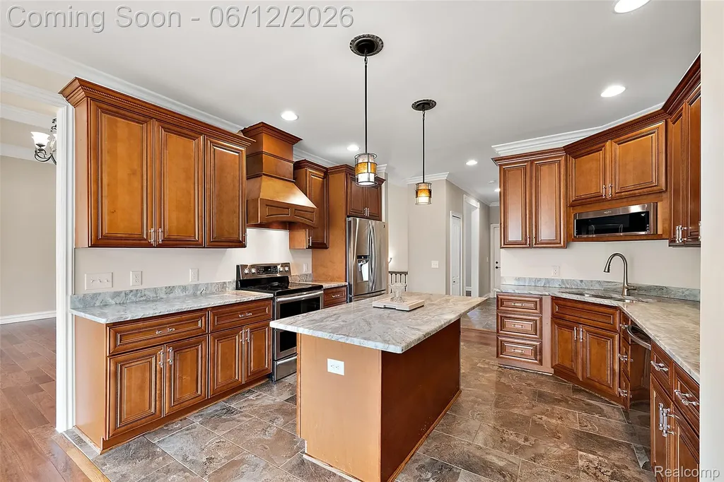 1820 Crimson Ridge Drive Commerce Charter Township MI 48390