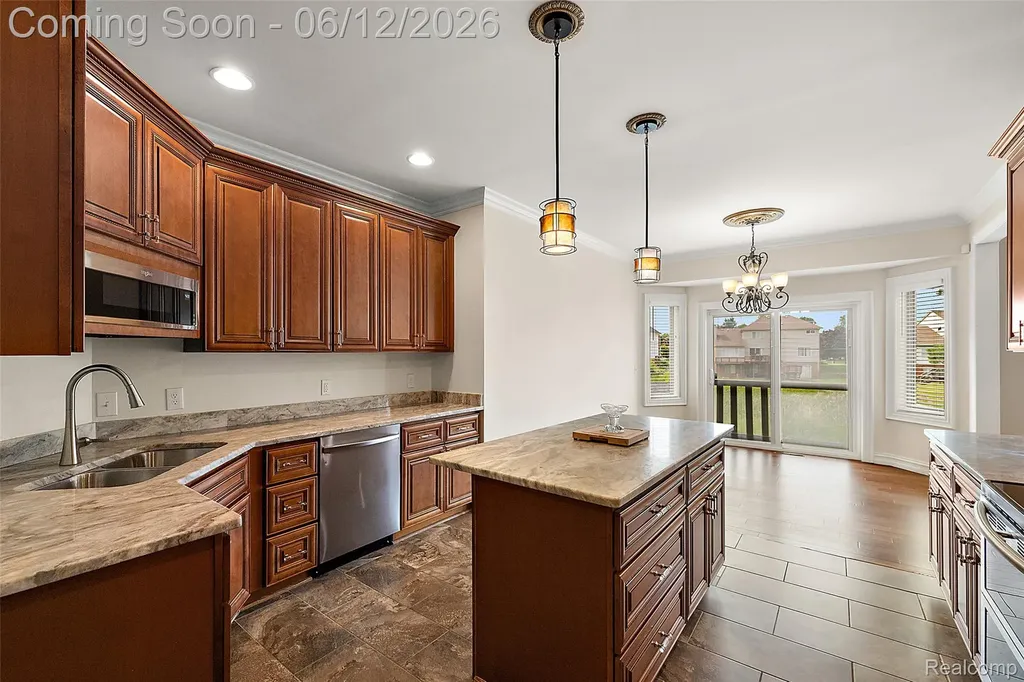 1820 Crimson Ridge Drive Commerce Charter Township MI 48390