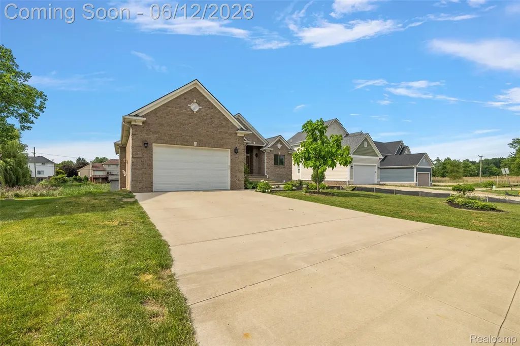 1820 Crimson Ridge Drive Commerce Charter Township MI 48390