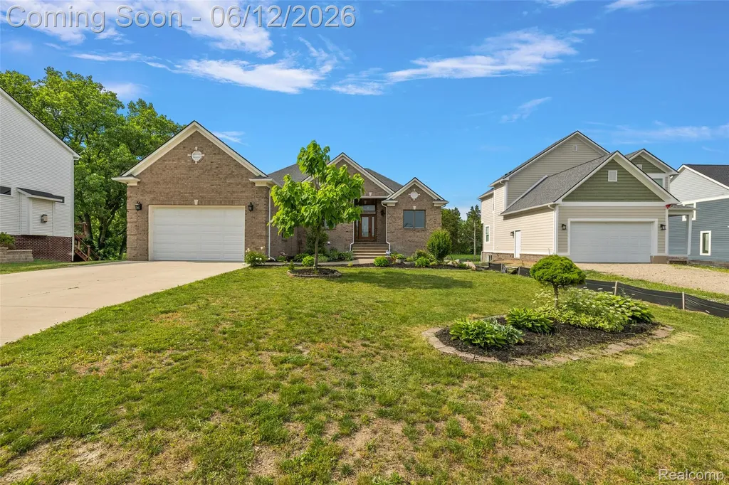 1820 Crimson Ridge Drive Commerce Charter Township MI 48390