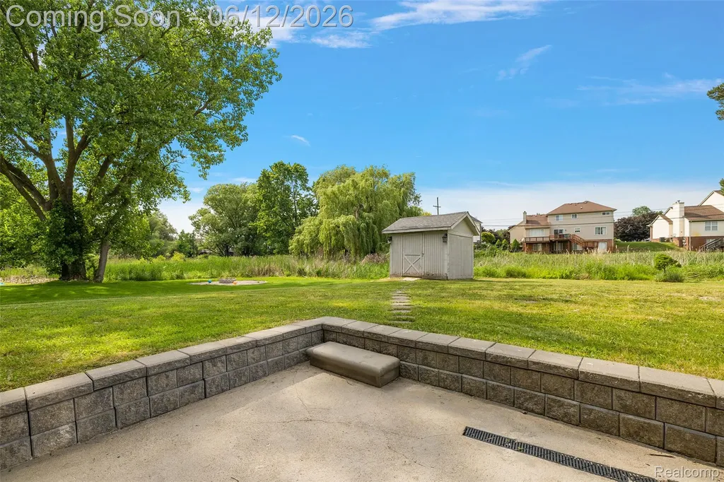 1820 Crimson Ridge Drive Commerce Charter Township MI 48390