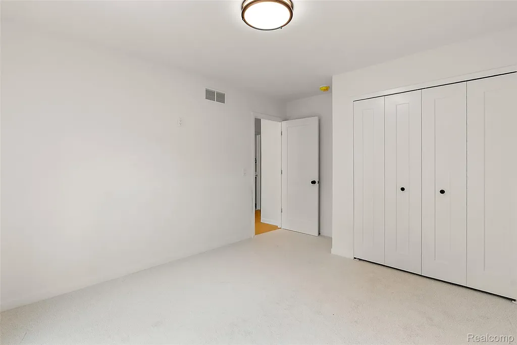 1821 Clifton Avenue Royal Oak City MI 48073