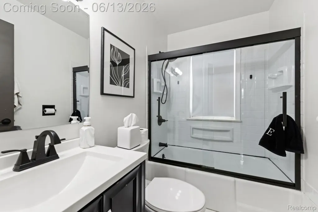 893 Ford Boulevard Lincoln Park City MI 48146