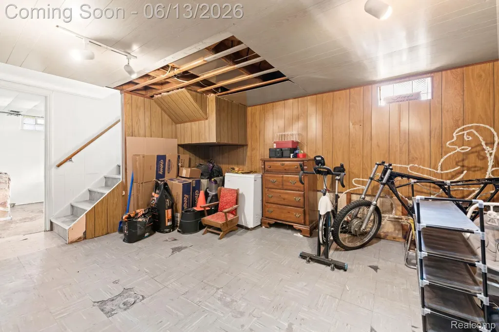 893 Ford Boulevard Lincoln Park City MI 48146