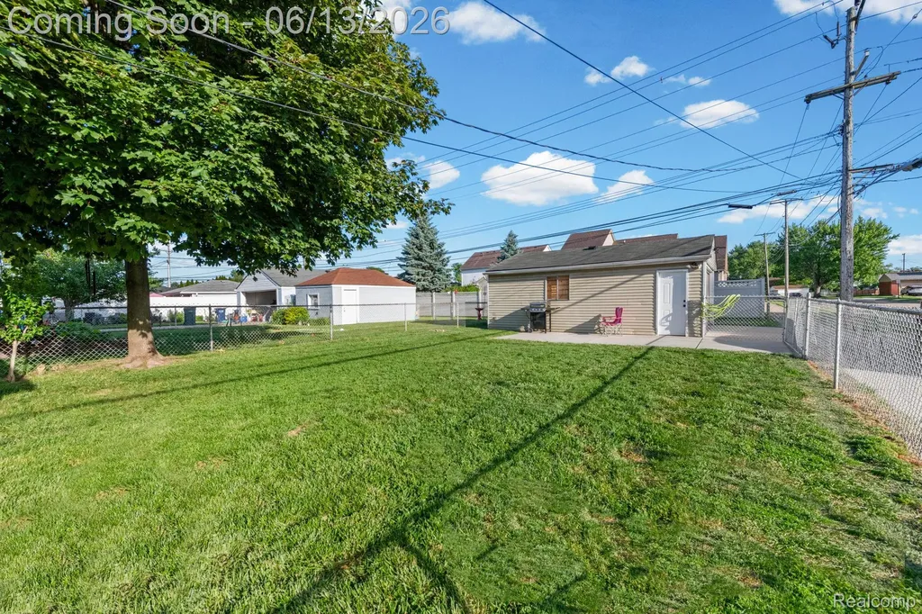 893 Ford Boulevard Lincoln Park City MI 48146