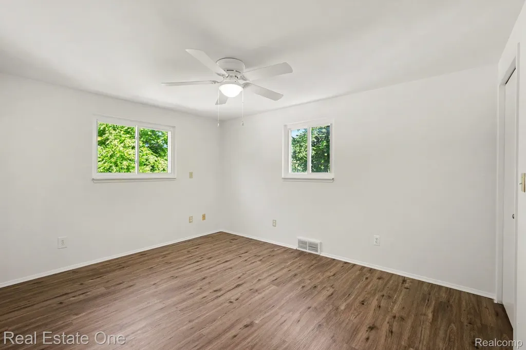 3254 Garden Avenue Royal Oak City MI 48073