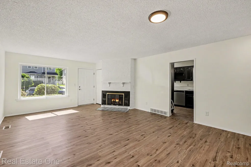 3254 Garden Avenue Royal Oak City MI 48073