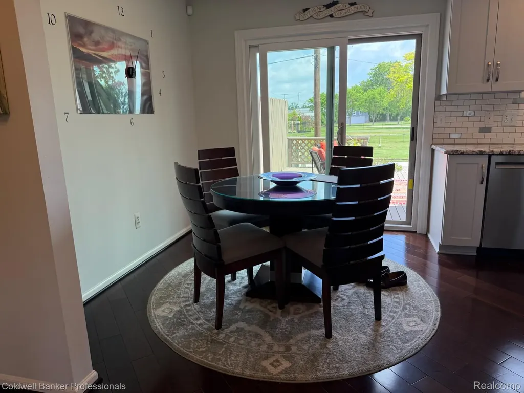 33374 Jefferson Avenue St. Clair Shores City MI 48082