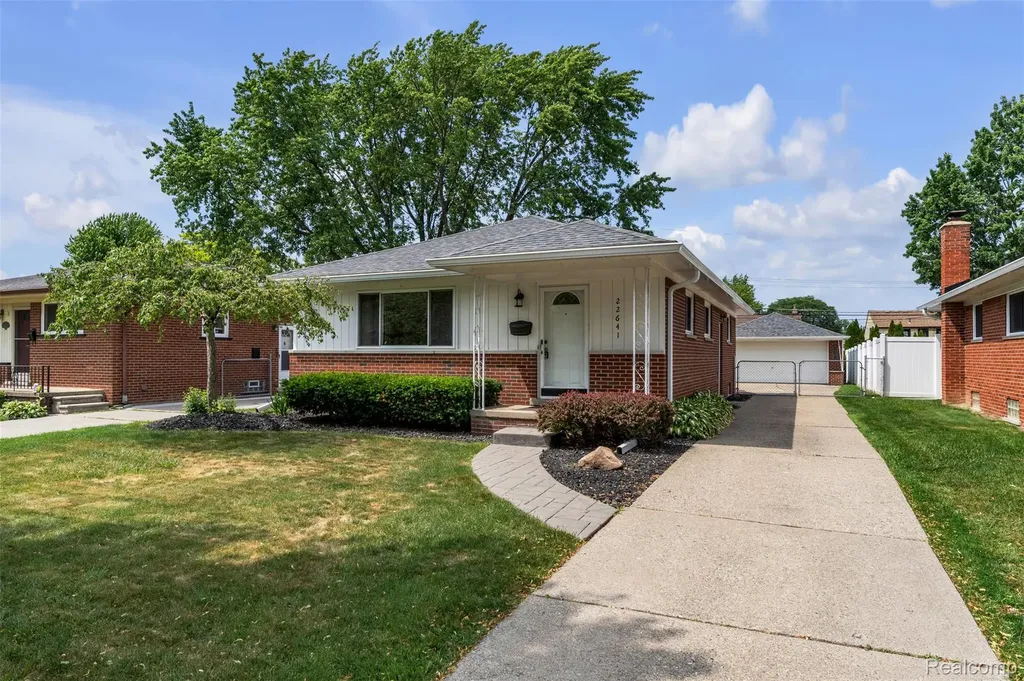 22641 Millenbach Street St. Clair Shores City MI 48081