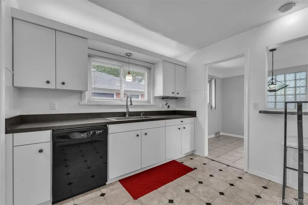 22641 Millenbach Street St. Clair Shores City MI 48081