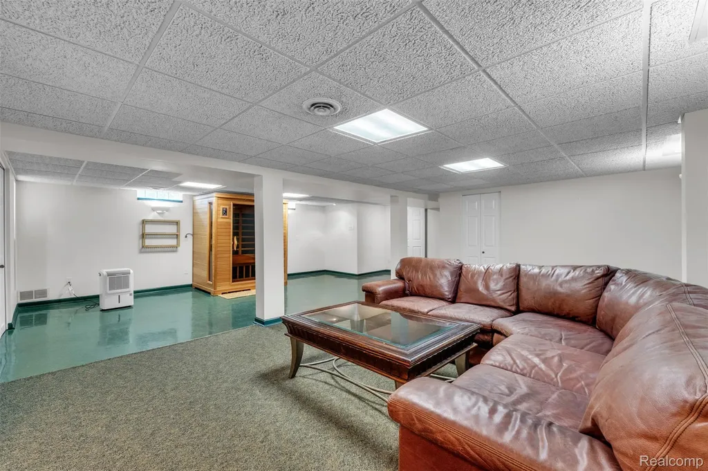 22641 Millenbach Street St. Clair Shores City MI 48081