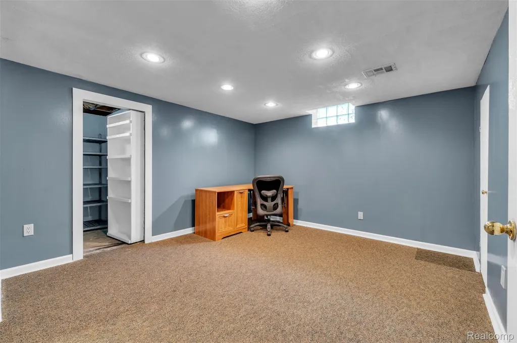 22641 Millenbach Street St. Clair Shores City MI 48081