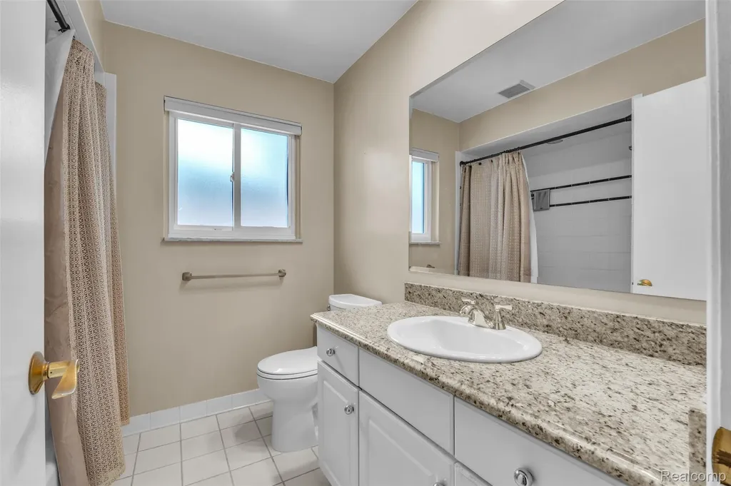 22641 Millenbach Street St. Clair Shores City MI 48081