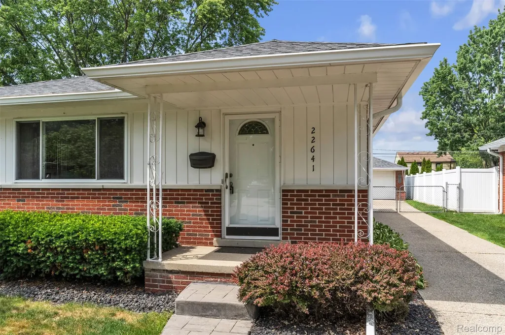 22641 Millenbach Street St. Clair Shores City MI 48081