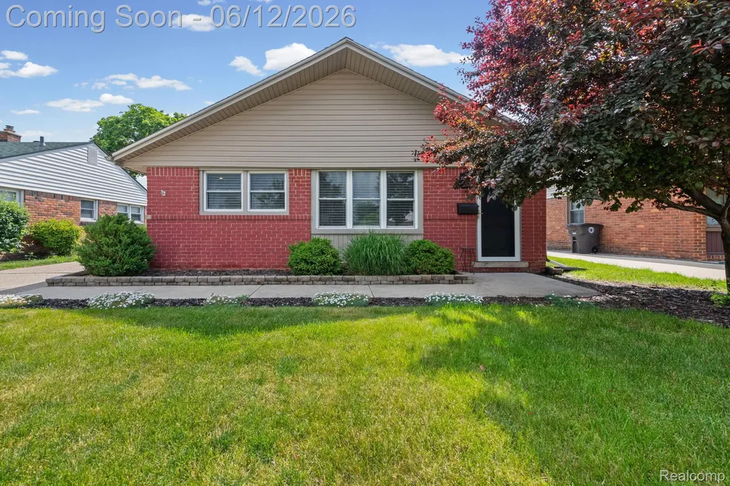18525 Hinton Street Riverview City MI 48193