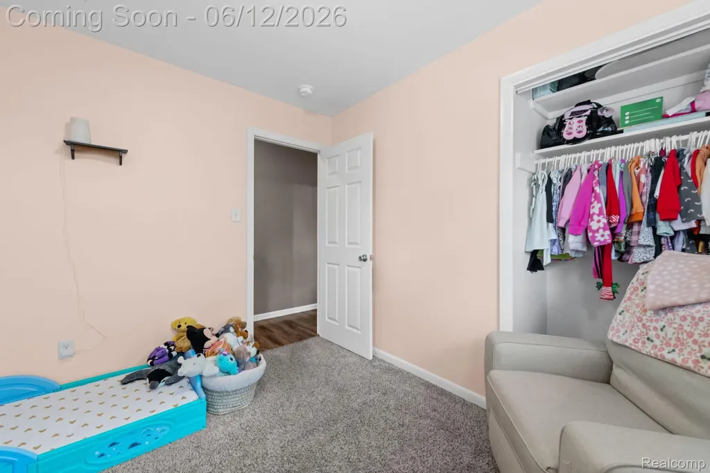 18525 Hinton Street Riverview City MI 48193