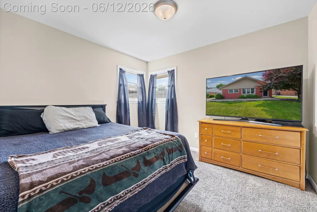 18525 Hinton Street Riverview City MI 48193