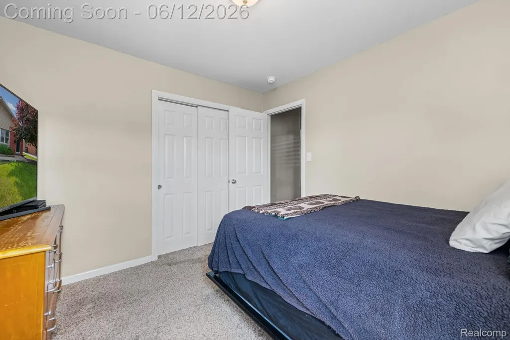 18525 Hinton Street Riverview City MI 48193