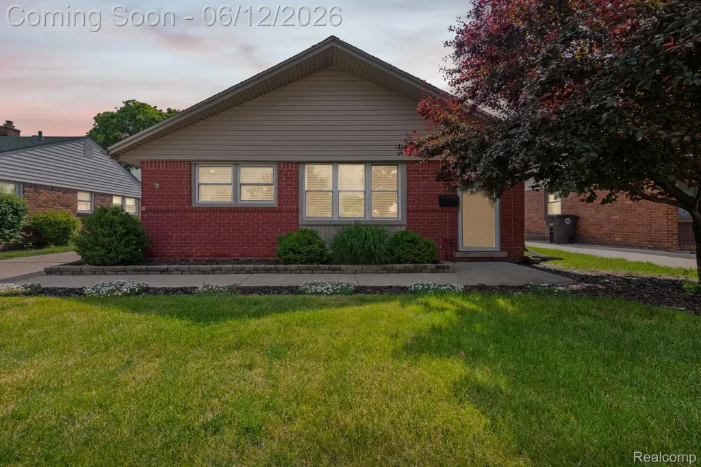 18525 Hinton Street Riverview City MI 48193