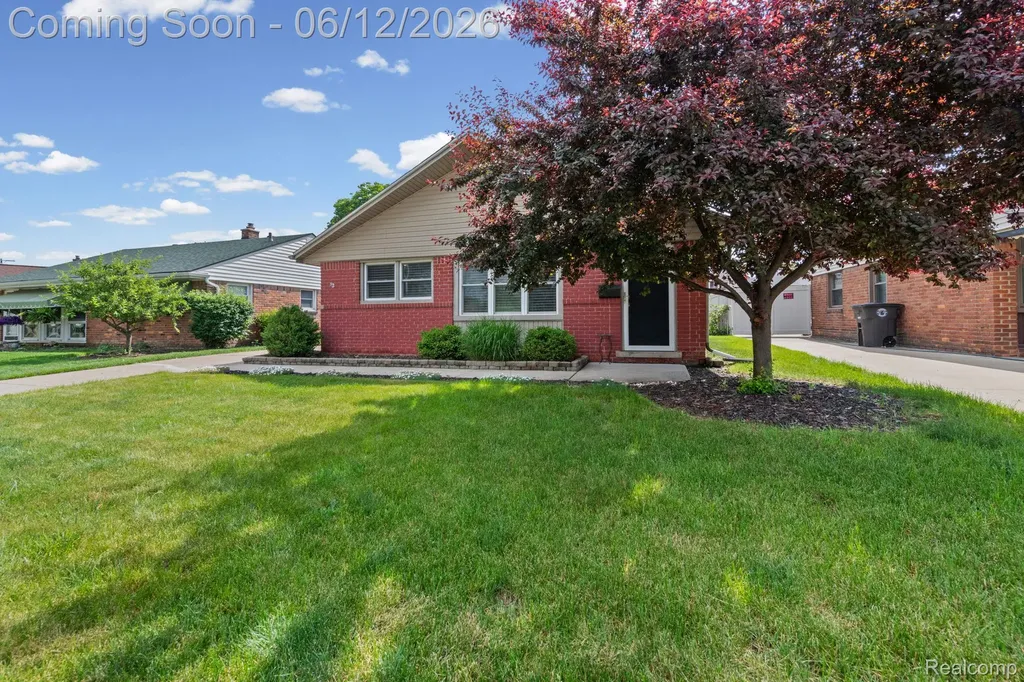 18525 Hinton Street Riverview City MI 48193