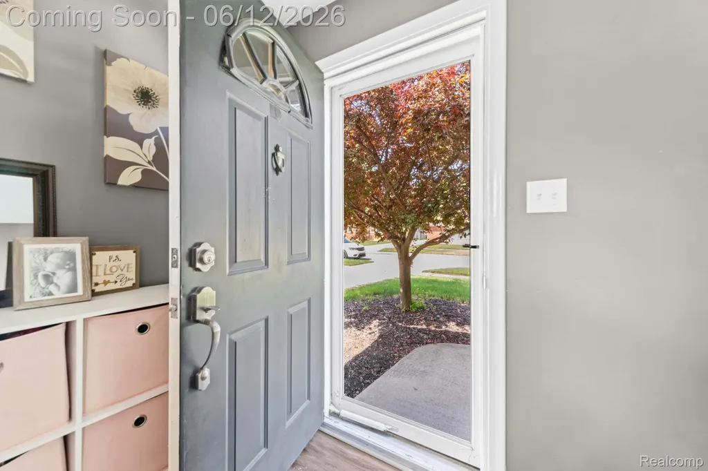 18525 Hinton Street Riverview City MI 48193