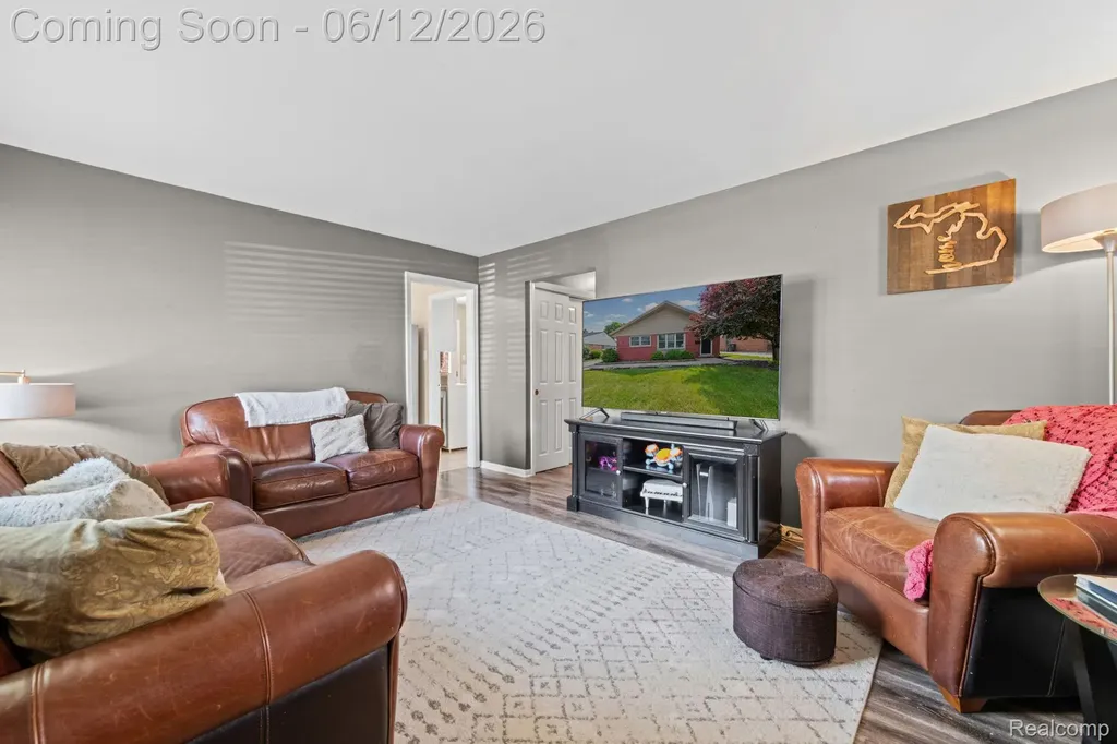 18525 Hinton Street Riverview City MI 48193