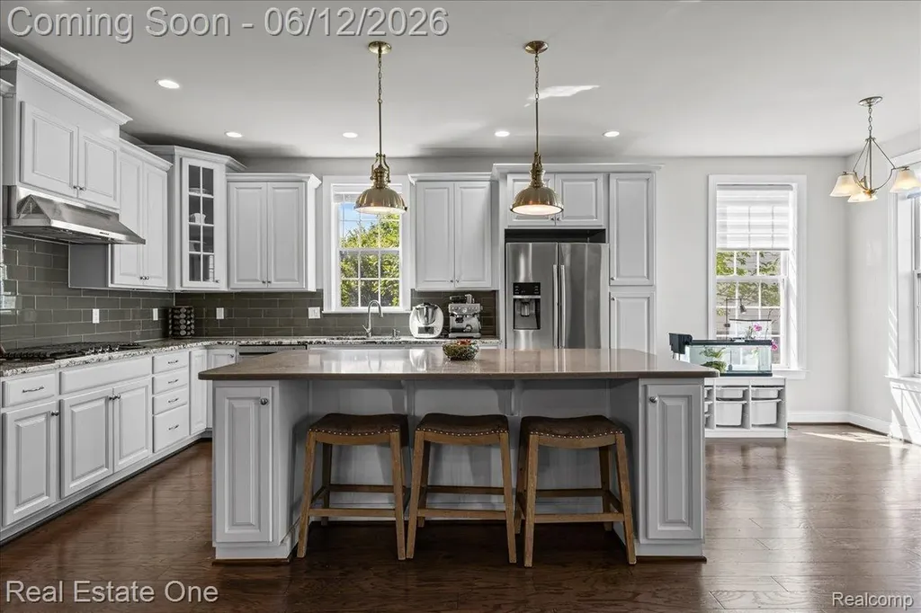 42829 Cardinal Way Novi City MI 48375