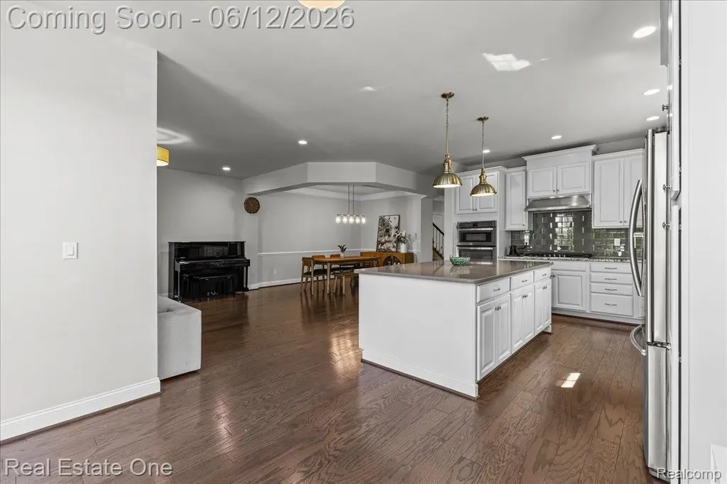 42829 Cardinal Way Novi City MI 48375