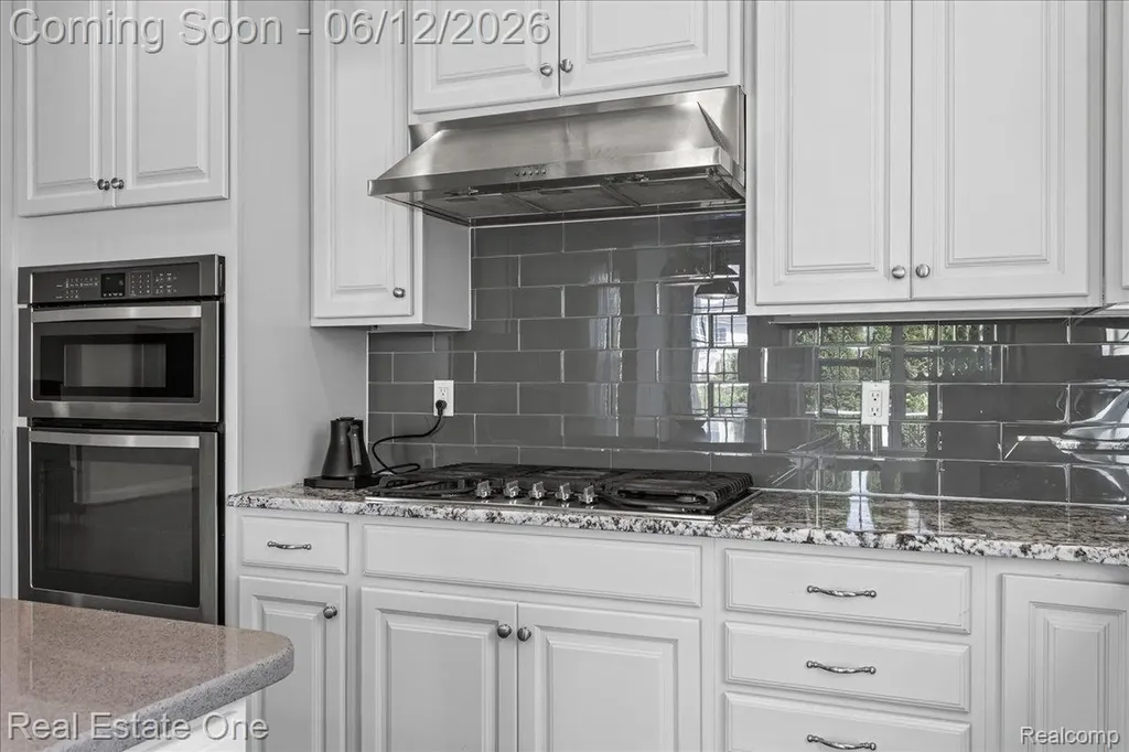 42829 Cardinal Way Novi City MI 48375