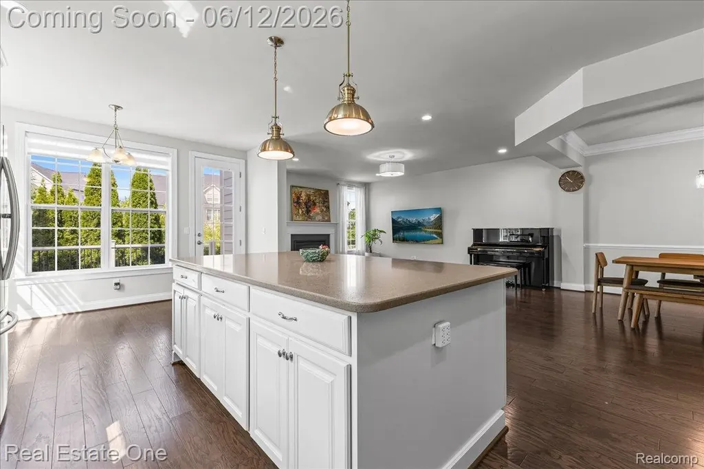 42829 Cardinal Way Novi City MI 48375