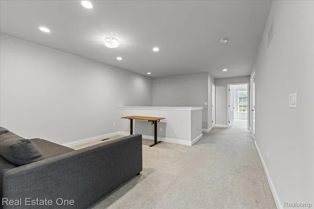 42829 Cardinal Way Novi City MI 48375