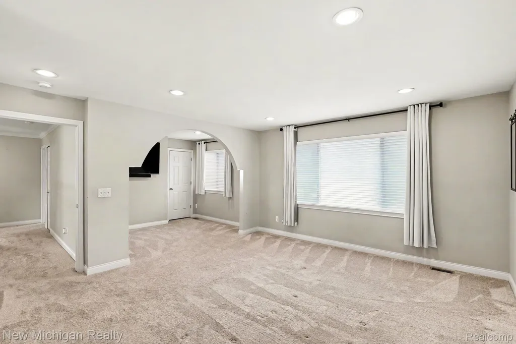 46161 S Manitou Court Shelby Charter Township MI 48317