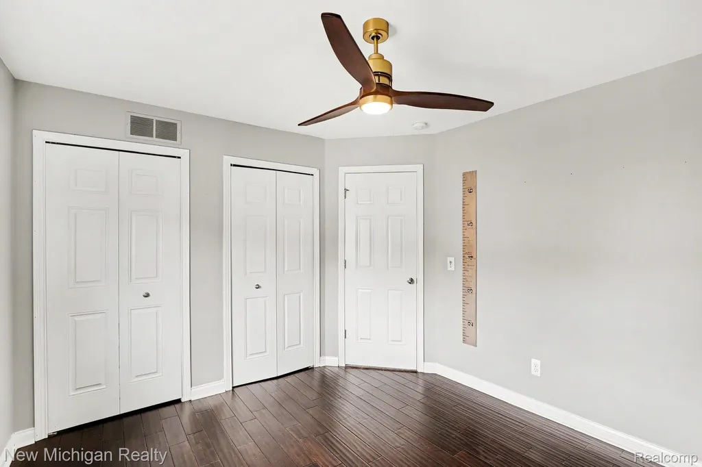 46161 S Manitou Court Shelby Charter Township MI 48317