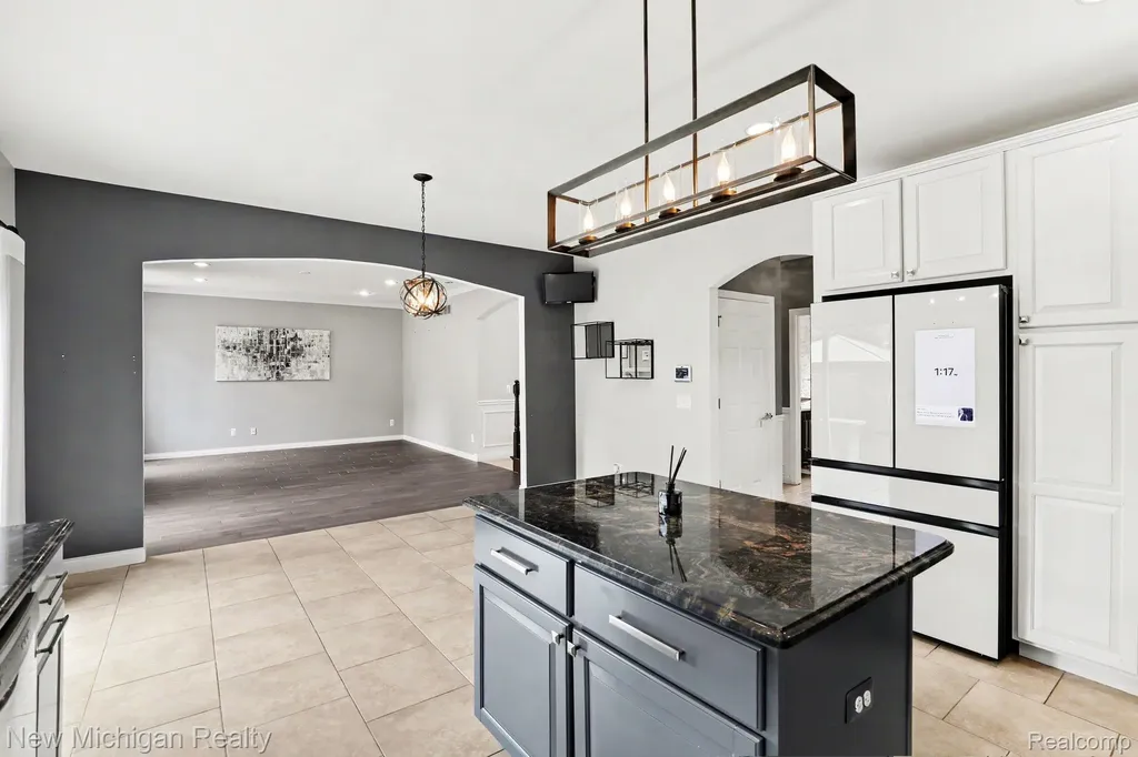 46161 S Manitou Court Shelby Charter Township MI 48317