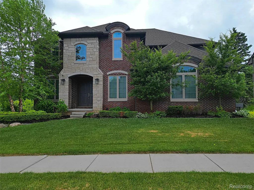 4966 Park Manor Drive Troy City MI 48098