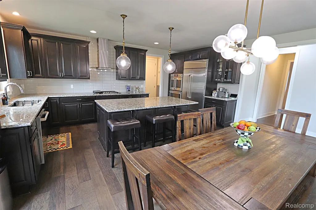 4966 Park Manor Drive Troy City MI 48098