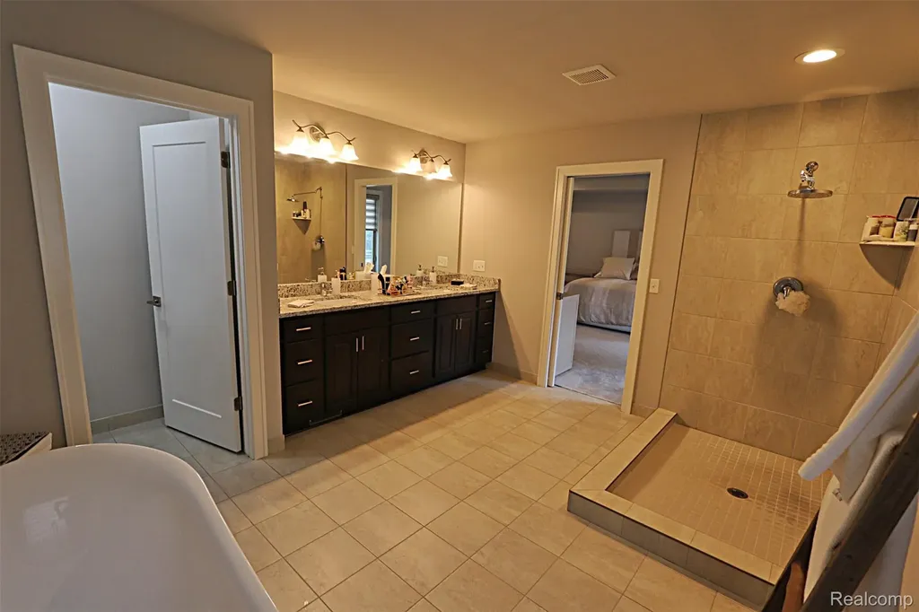 4966 Park Manor Drive Troy City MI 48098