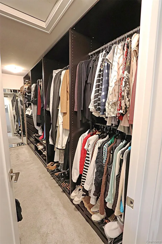 4966 Park Manor Drive Troy City MI 48098