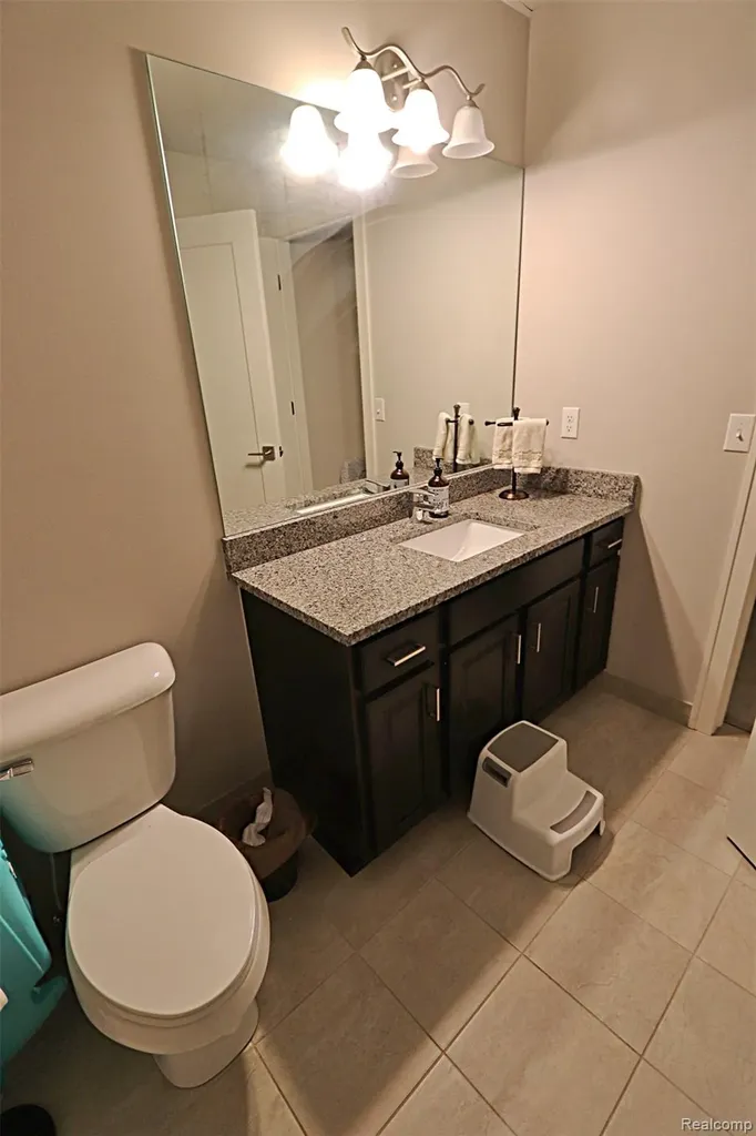4966 Park Manor Drive Troy City MI 48098