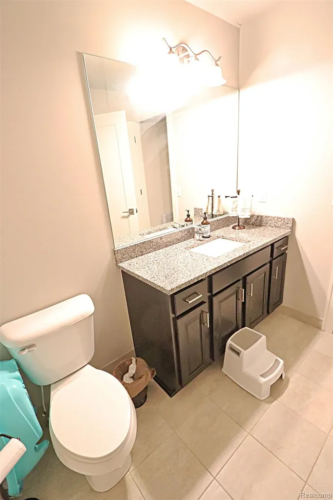 4966 Park Manor Drive Troy City MI 48098