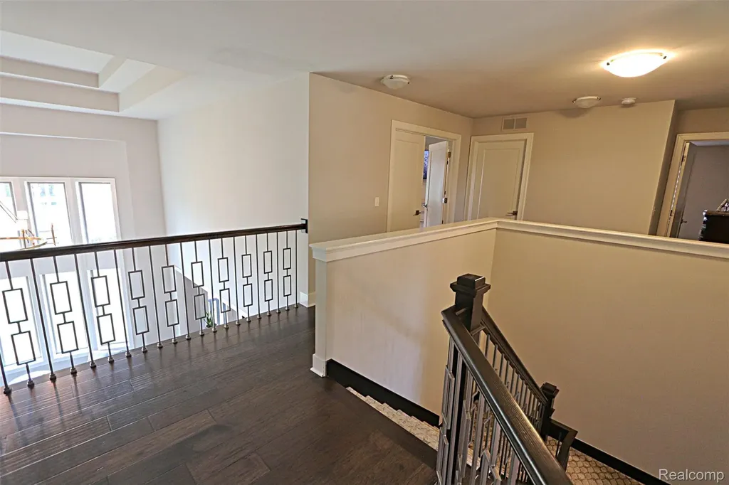 4966 Park Manor Drive Troy City MI 48098