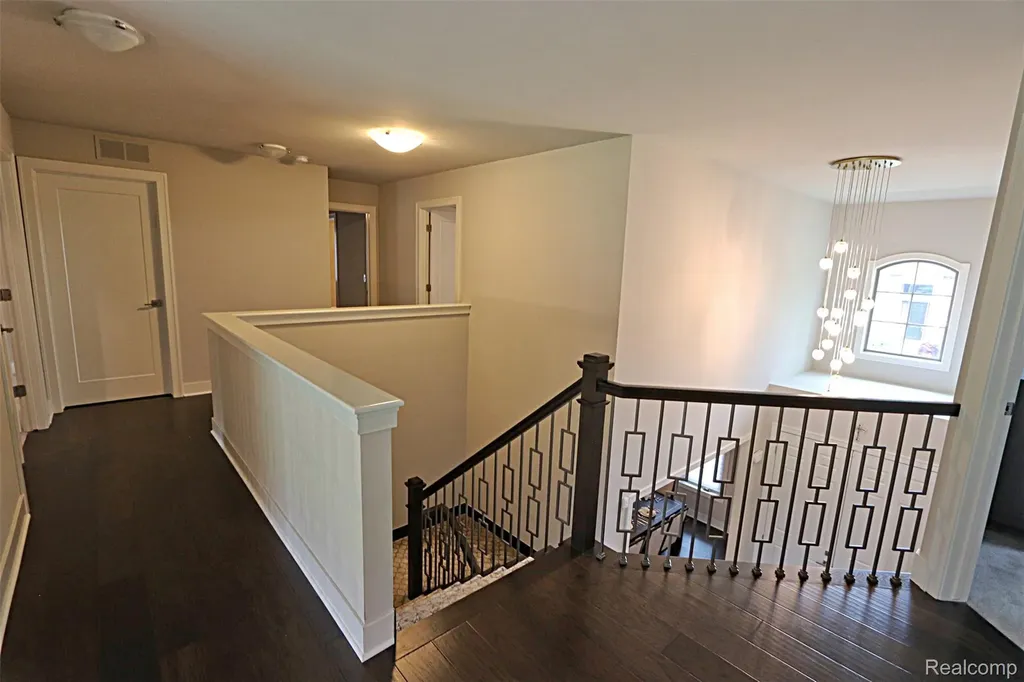 4966 Park Manor Drive Troy City MI 48098